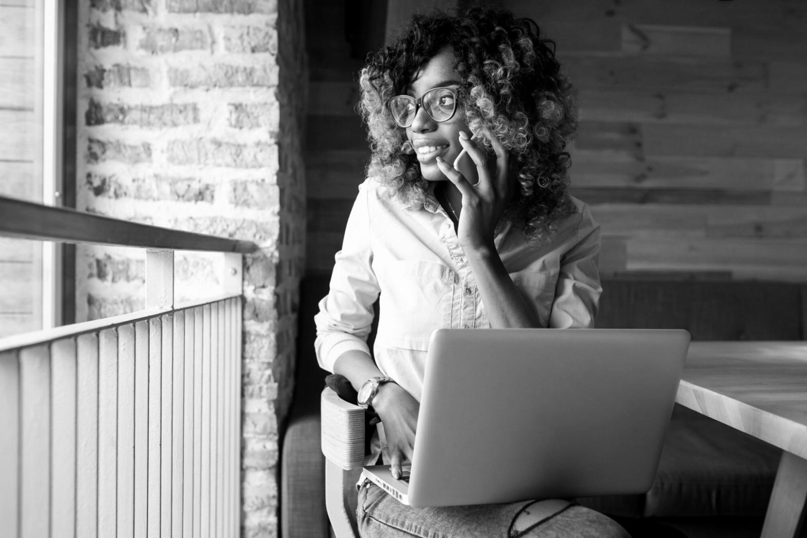 Team di consulenti finanziari che lavorano in modo collaborativo e trasparente